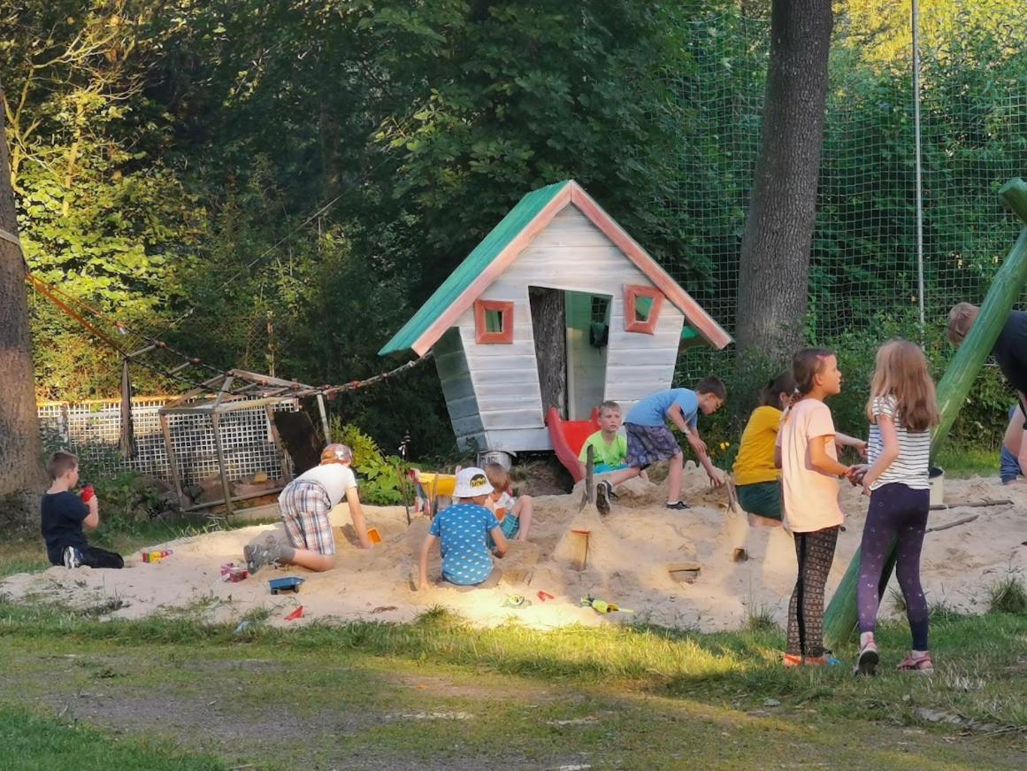 Osrodek Wypoczynkowy Radosno Hotel Sokolowsko Kültér fotó
